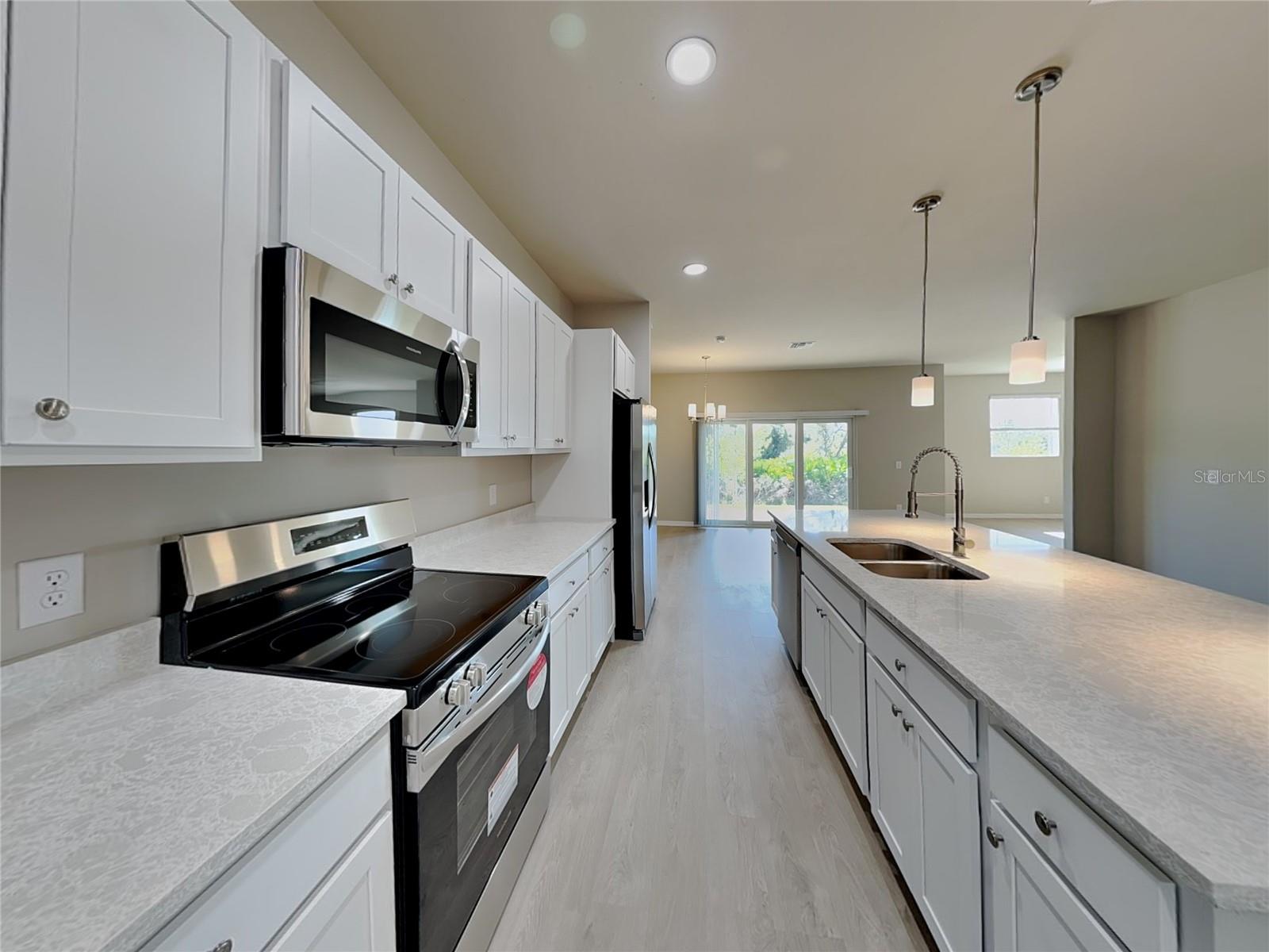 ROTONDA LAKES - Residential