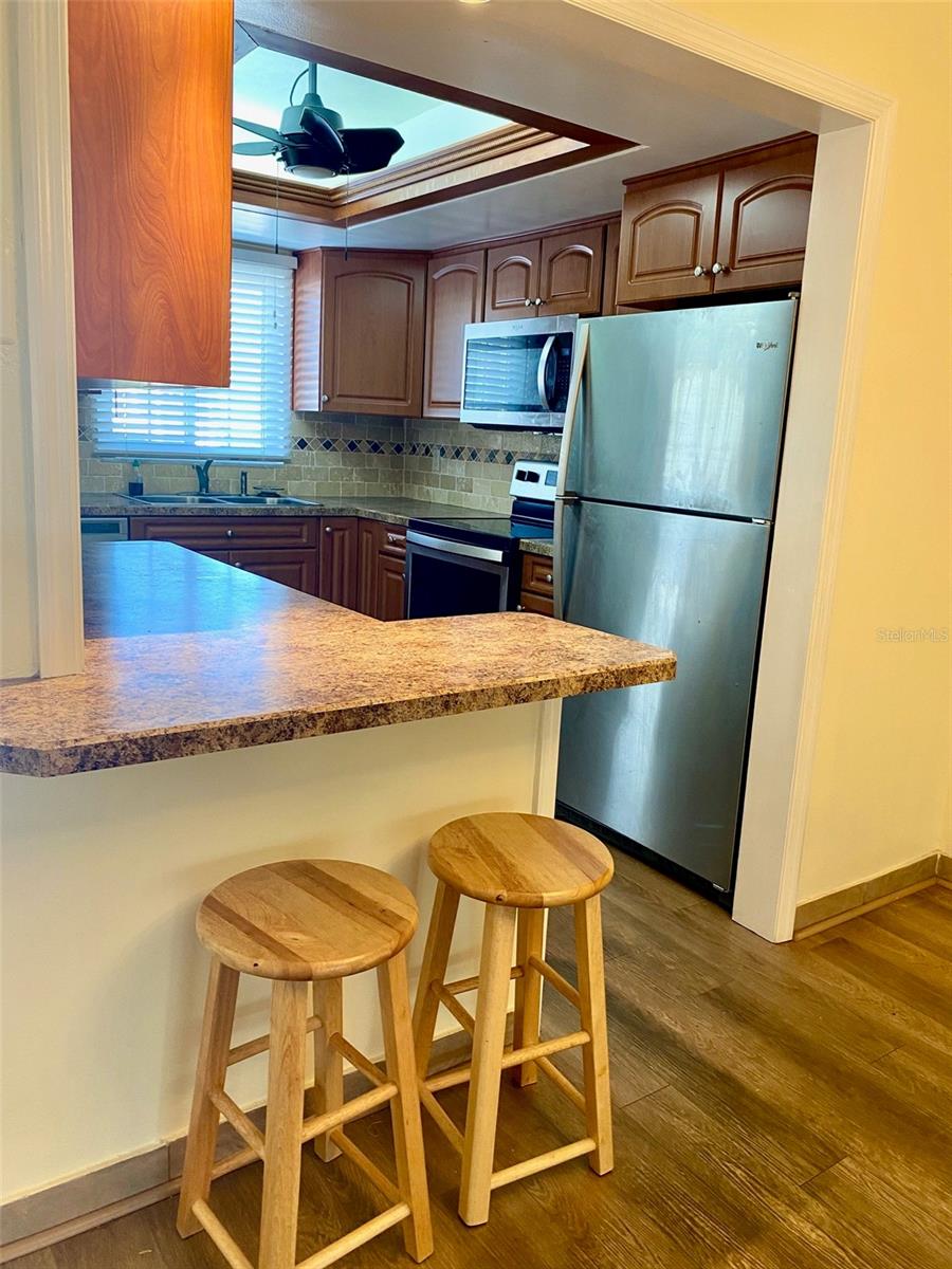 1664 S LAKE AVENUE 5