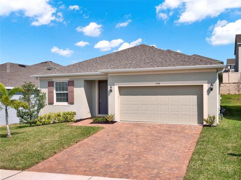709 BLACKSTONE STREET MINNEOLA FL 34715