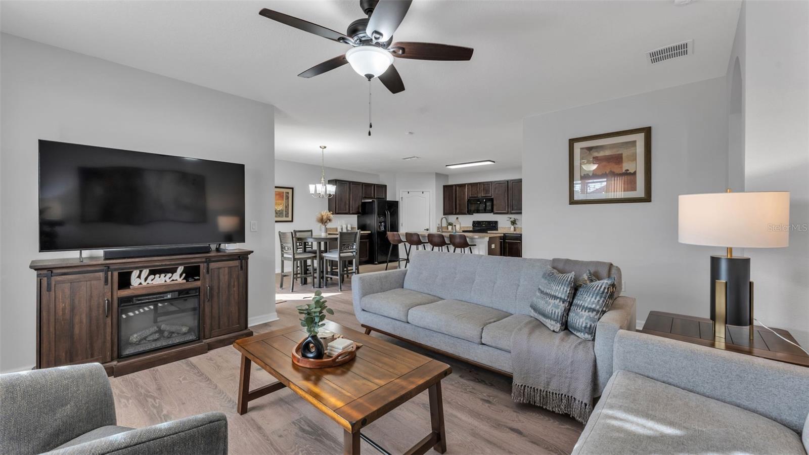 LYLE OAKS - Residential