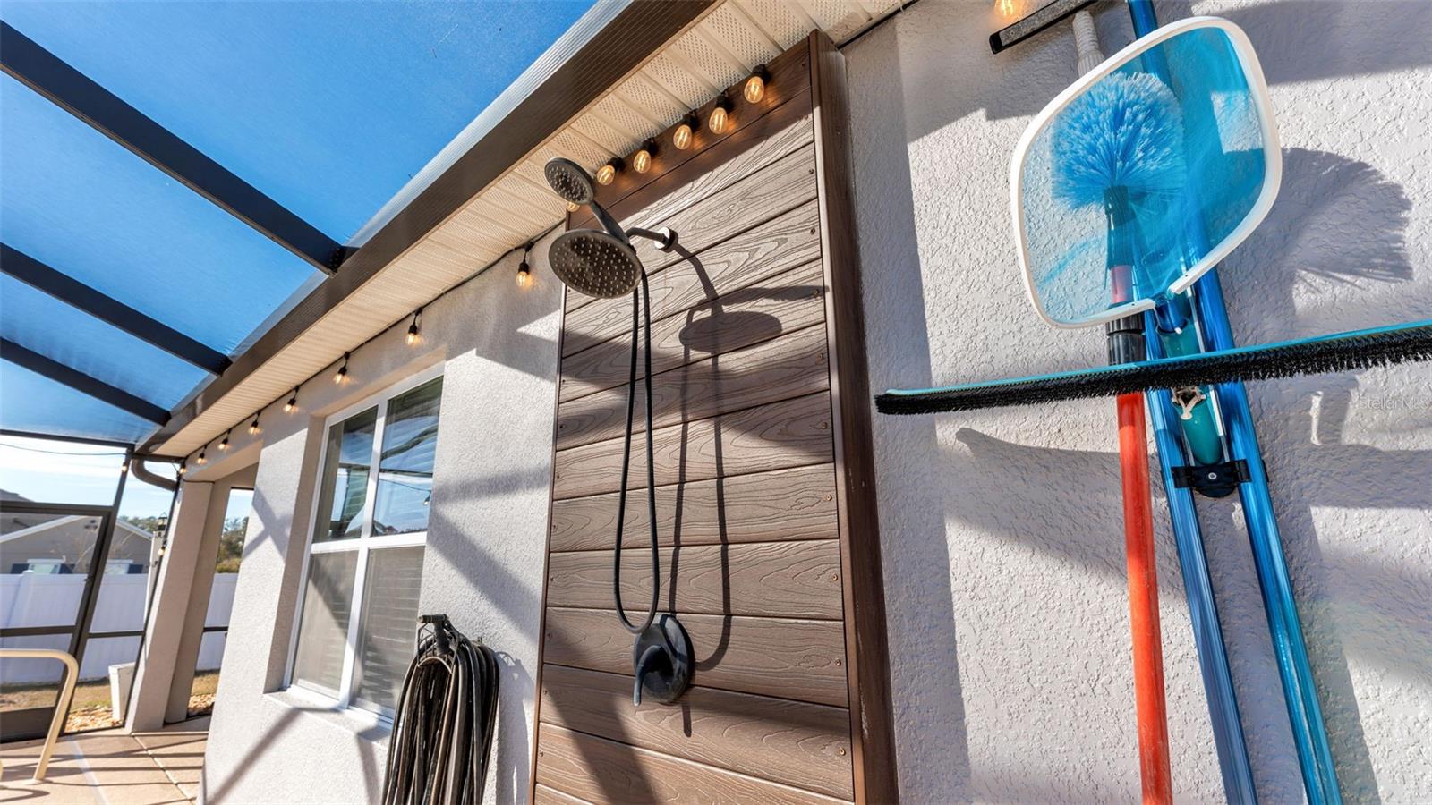 LYLE OAKS - Residential