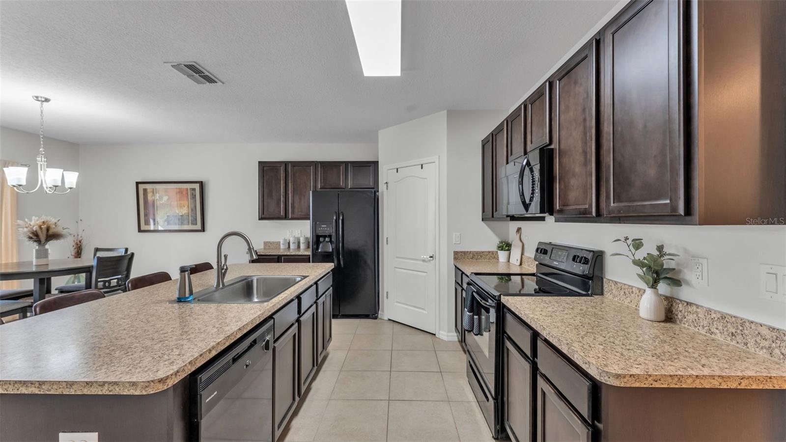 LYLE OAKS - Residential