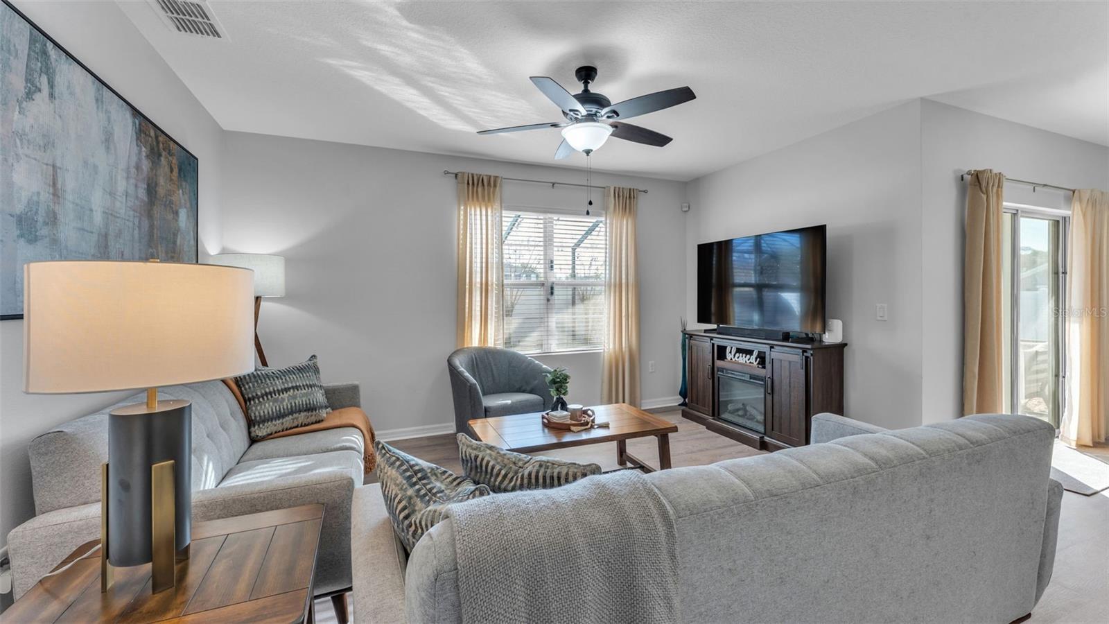 LYLE OAKS - Residential