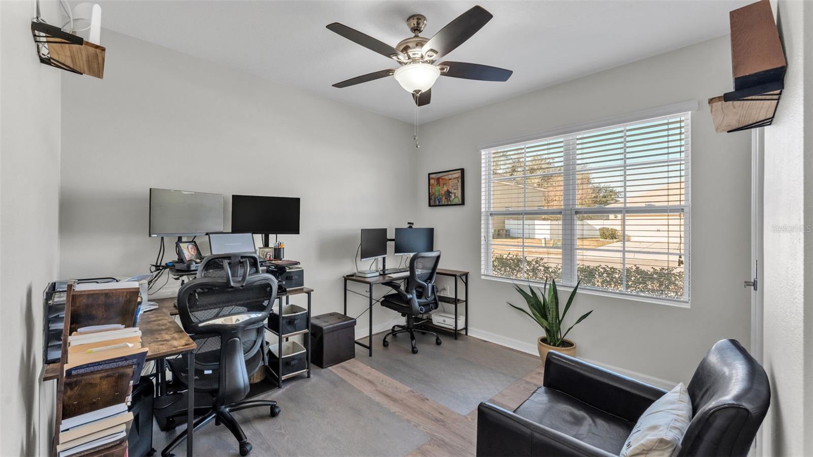 LYLE OAKS - Residential