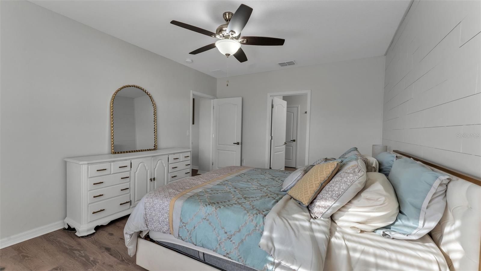 LYLE OAKS - Residential