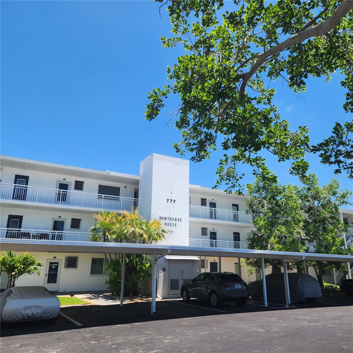 777 JOHN RINGLING BOULEVARD 24