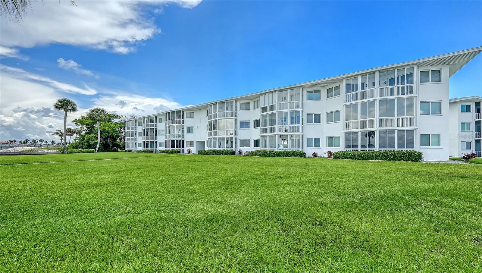 777 JOHN RINGLING BOULEVARD 24