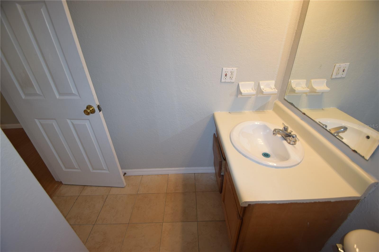 ESTATES NORTHEAST - Residential Lease