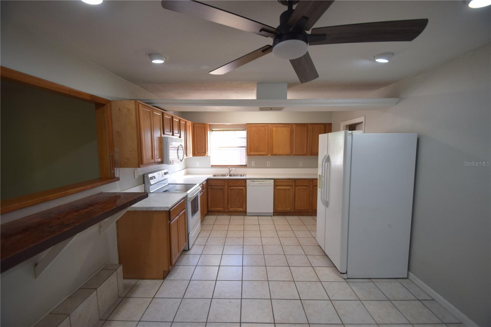 ESTATES NORTHEAST - Residential Lease