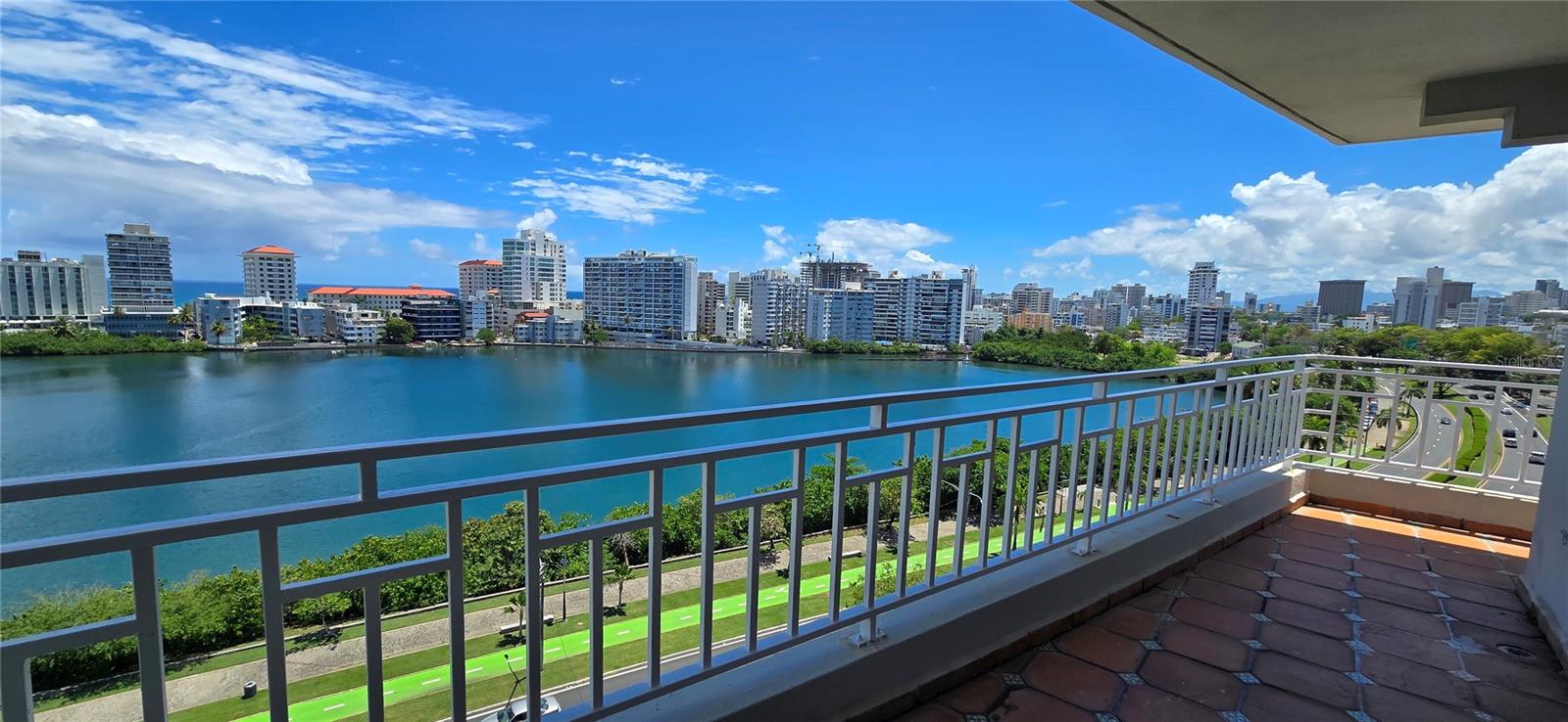548 BALDORIOTY DE CASTRO AVENUE 10