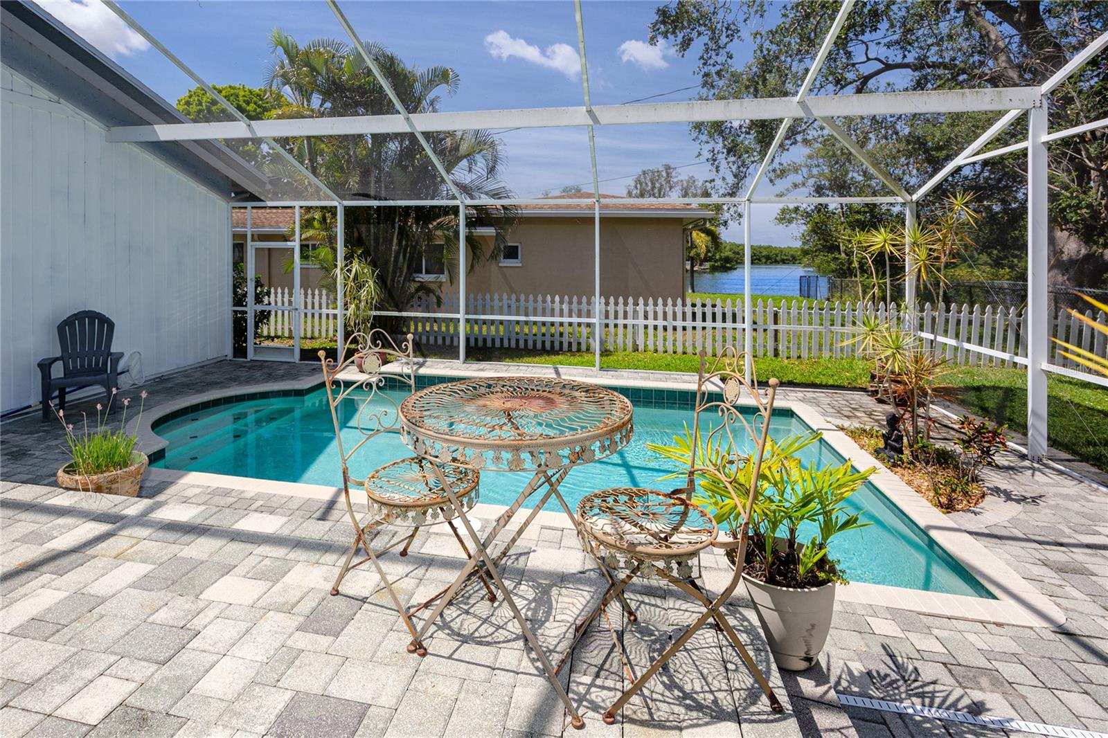 SUN-LIT SHORES - Residential