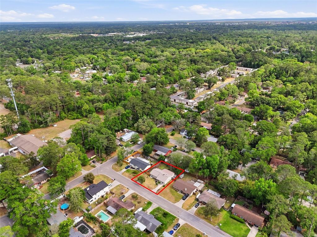 Photo of 2245 NW 37th Place, Gainesville, FL 32605 (MLS # GC539692)