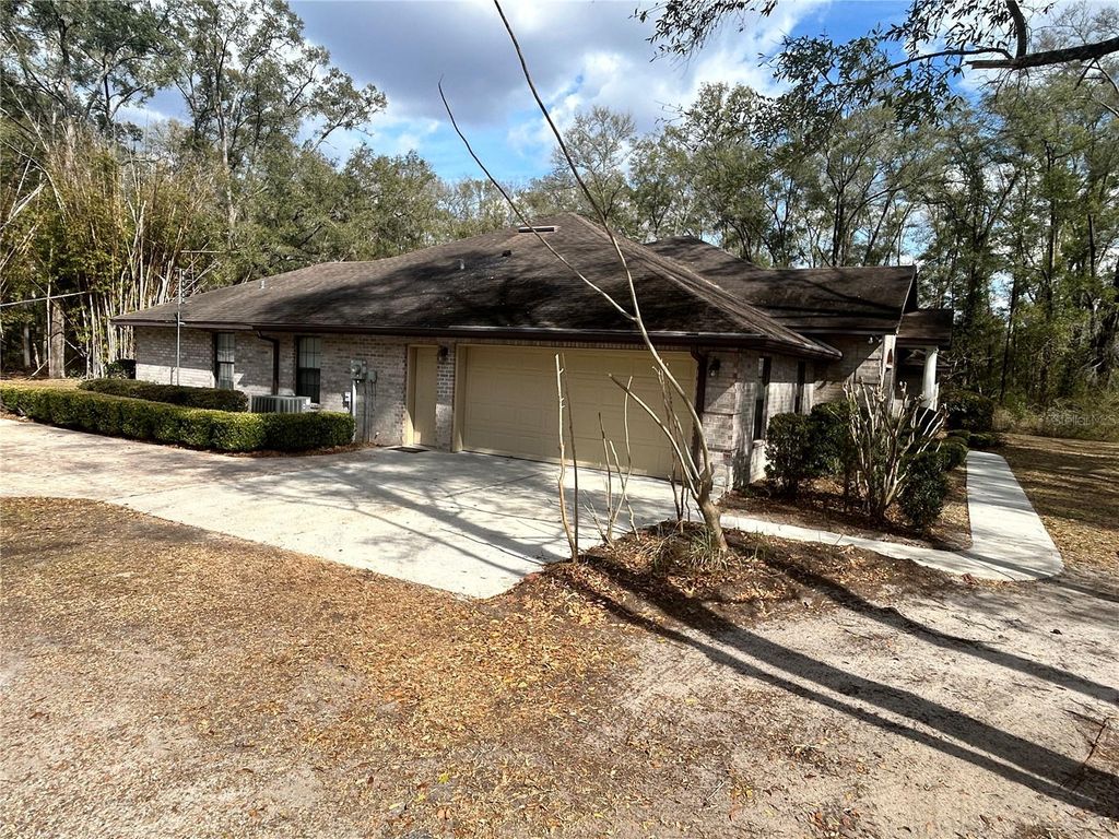 Photo of 19112 NW 156th Avenue, Alachua, FL 32615 (MLS # GC537553)