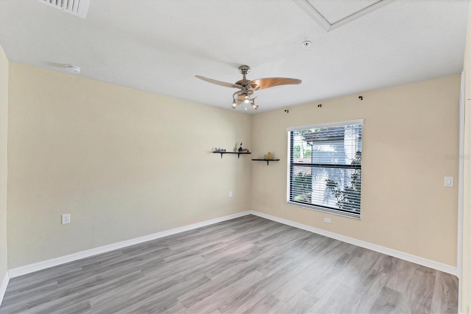 RIVER STRAND VERANDA III - Residential