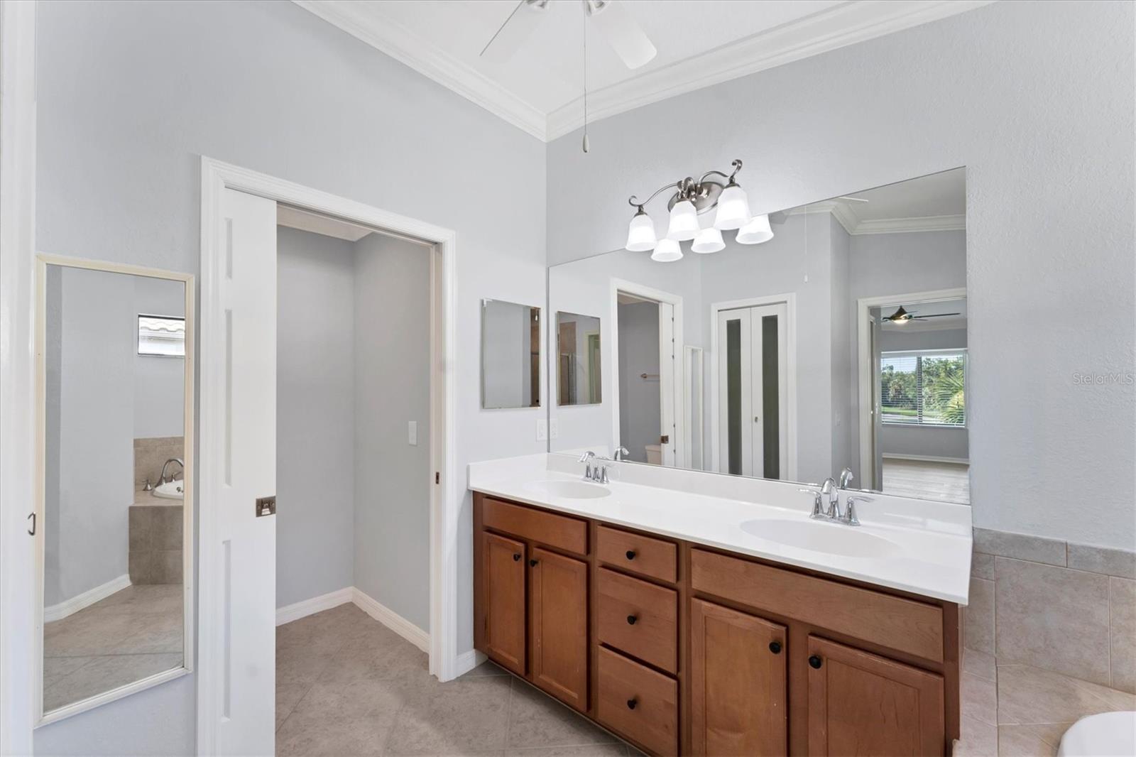 RIVER STRAND VERANDA III - Residential