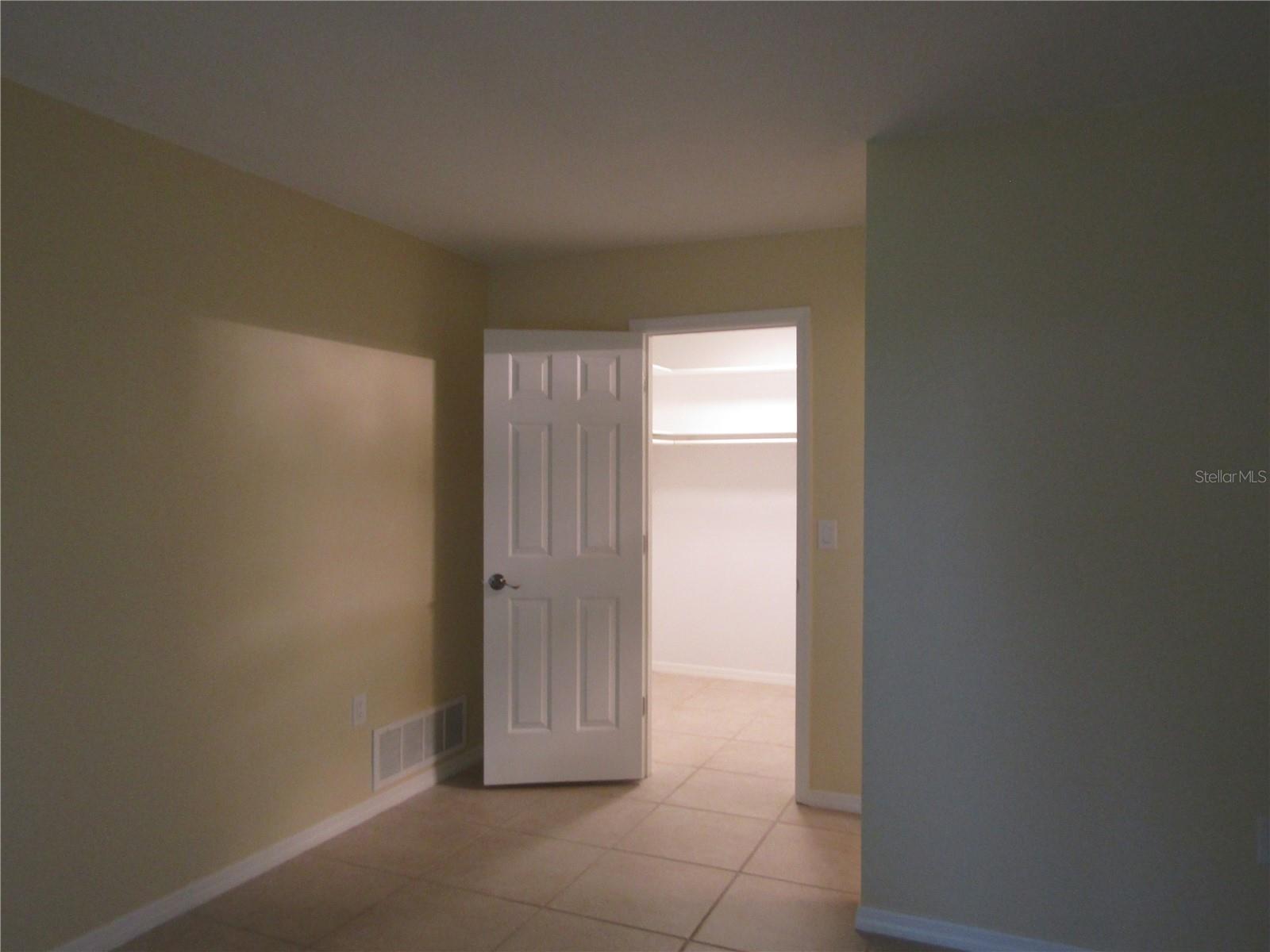 THE MEADOWS - Residential Lease
