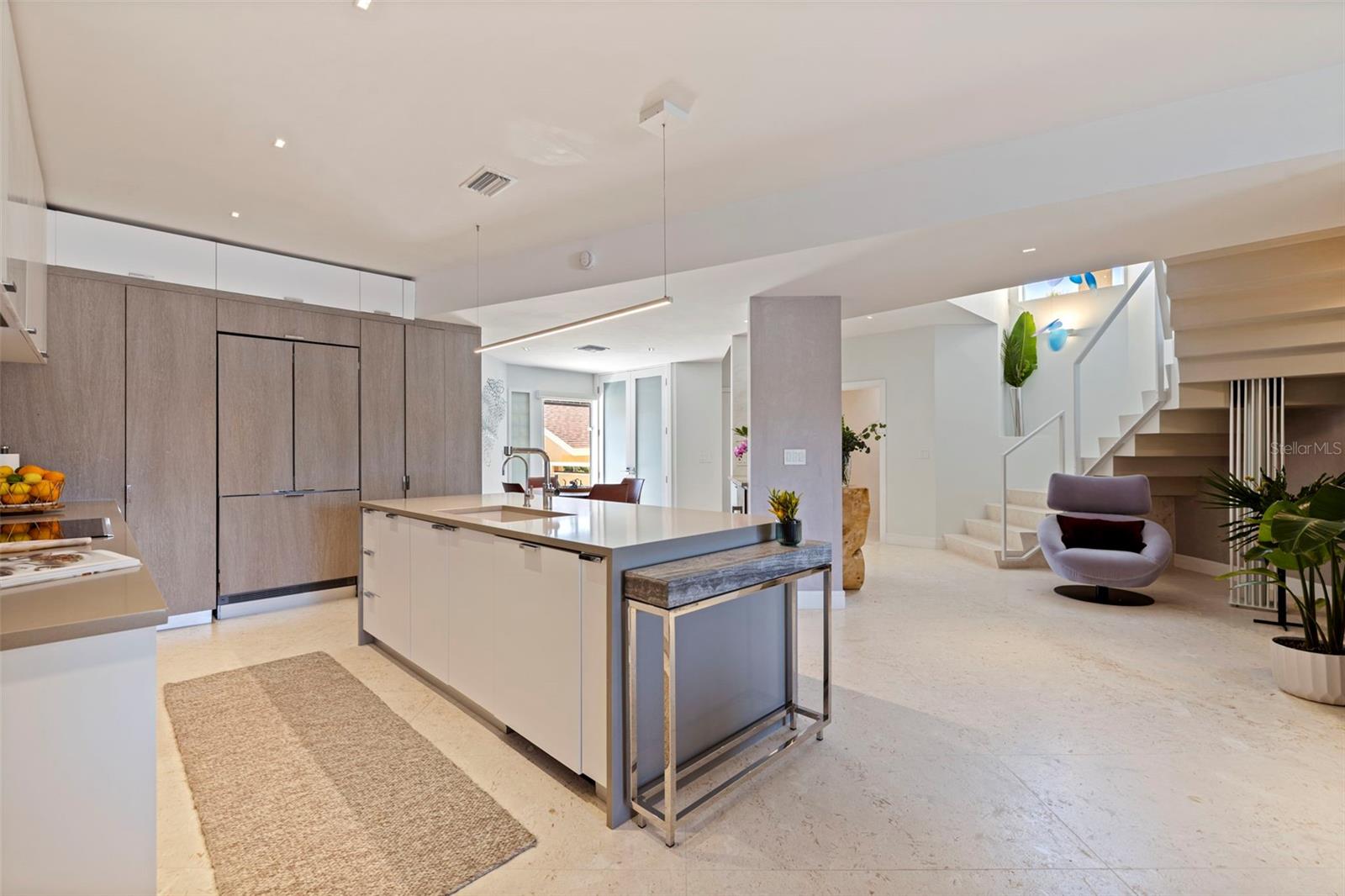 MARK CONDO THE - Residential