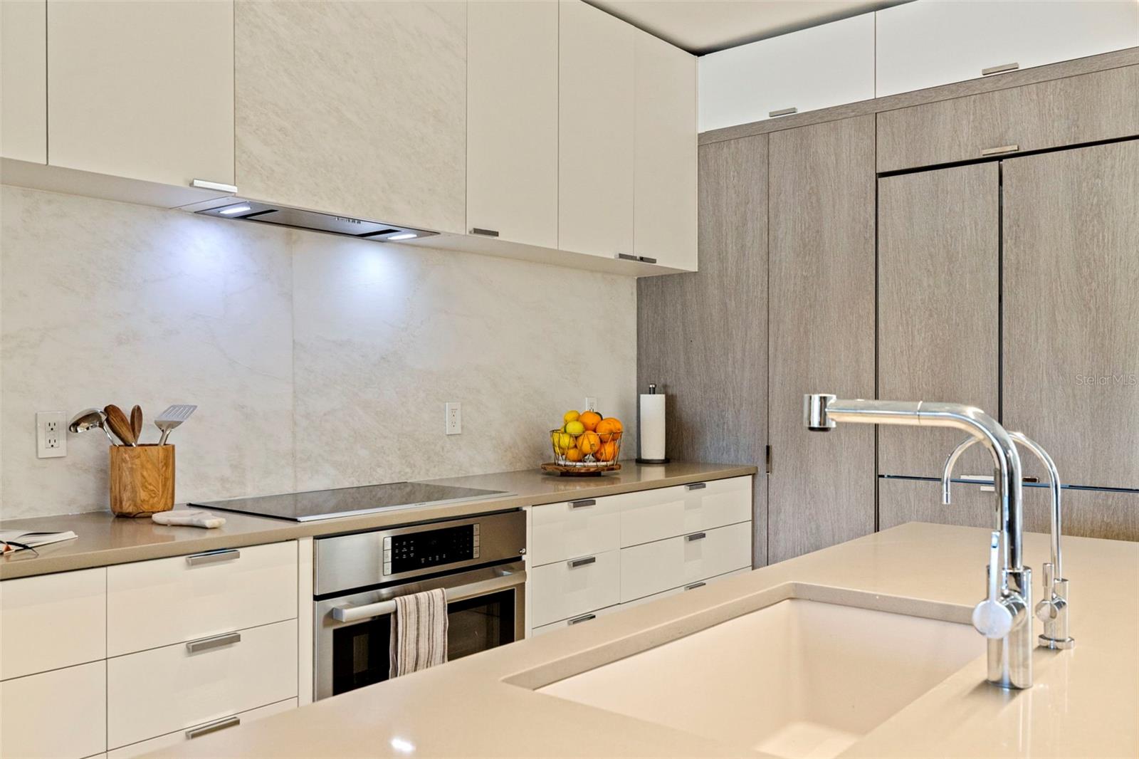 MARK CONDO THE - Residential