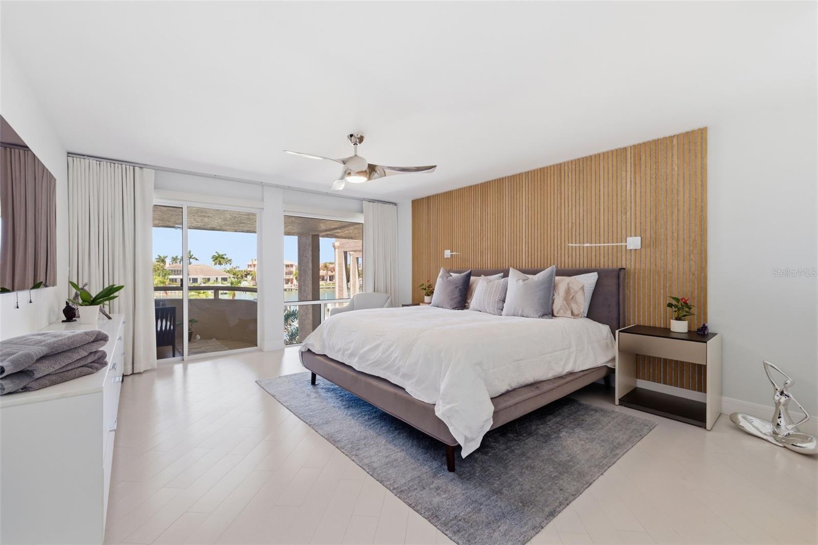 MARK CONDO THE - Residential