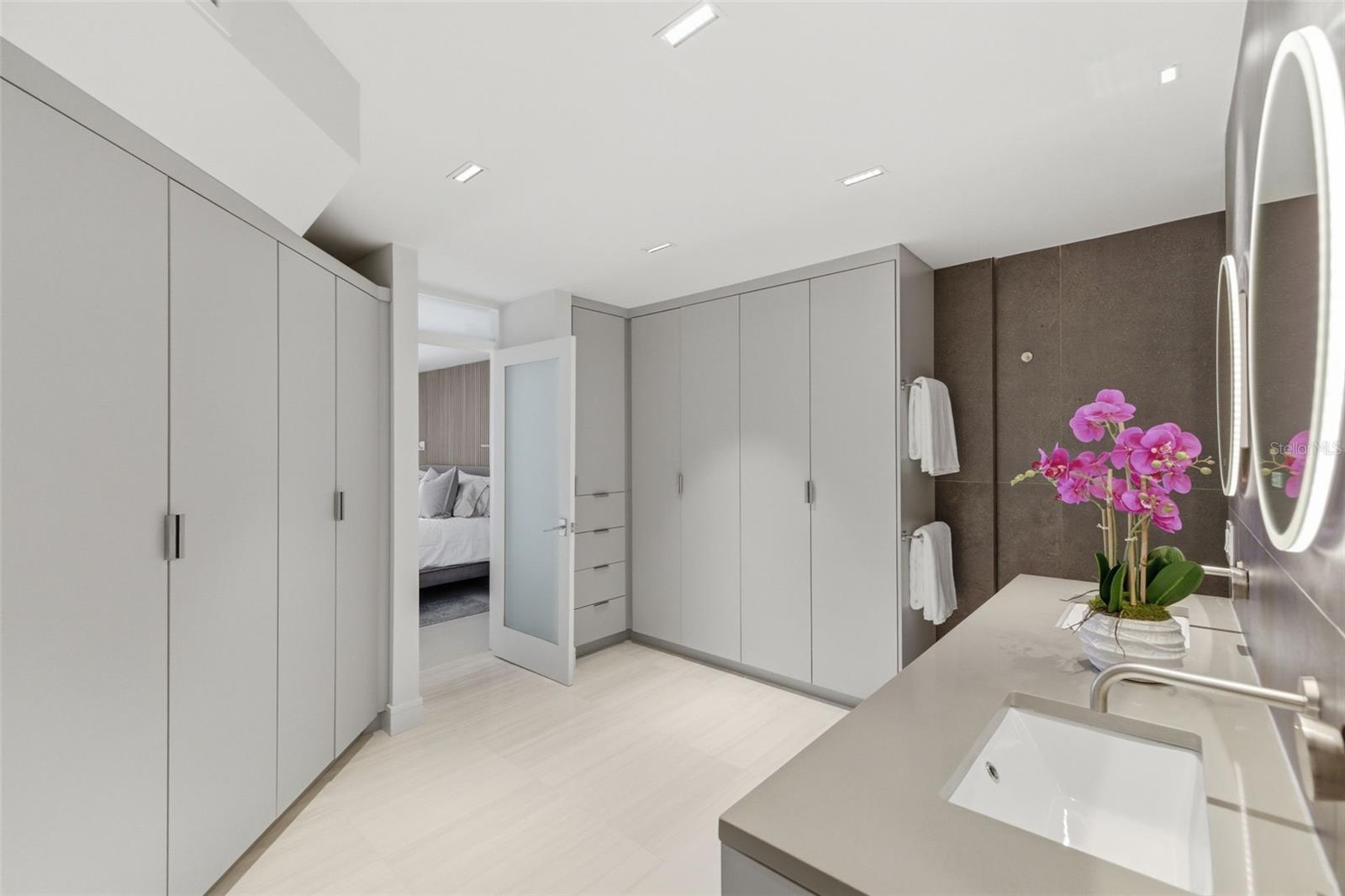 MARK CONDO THE - Residential