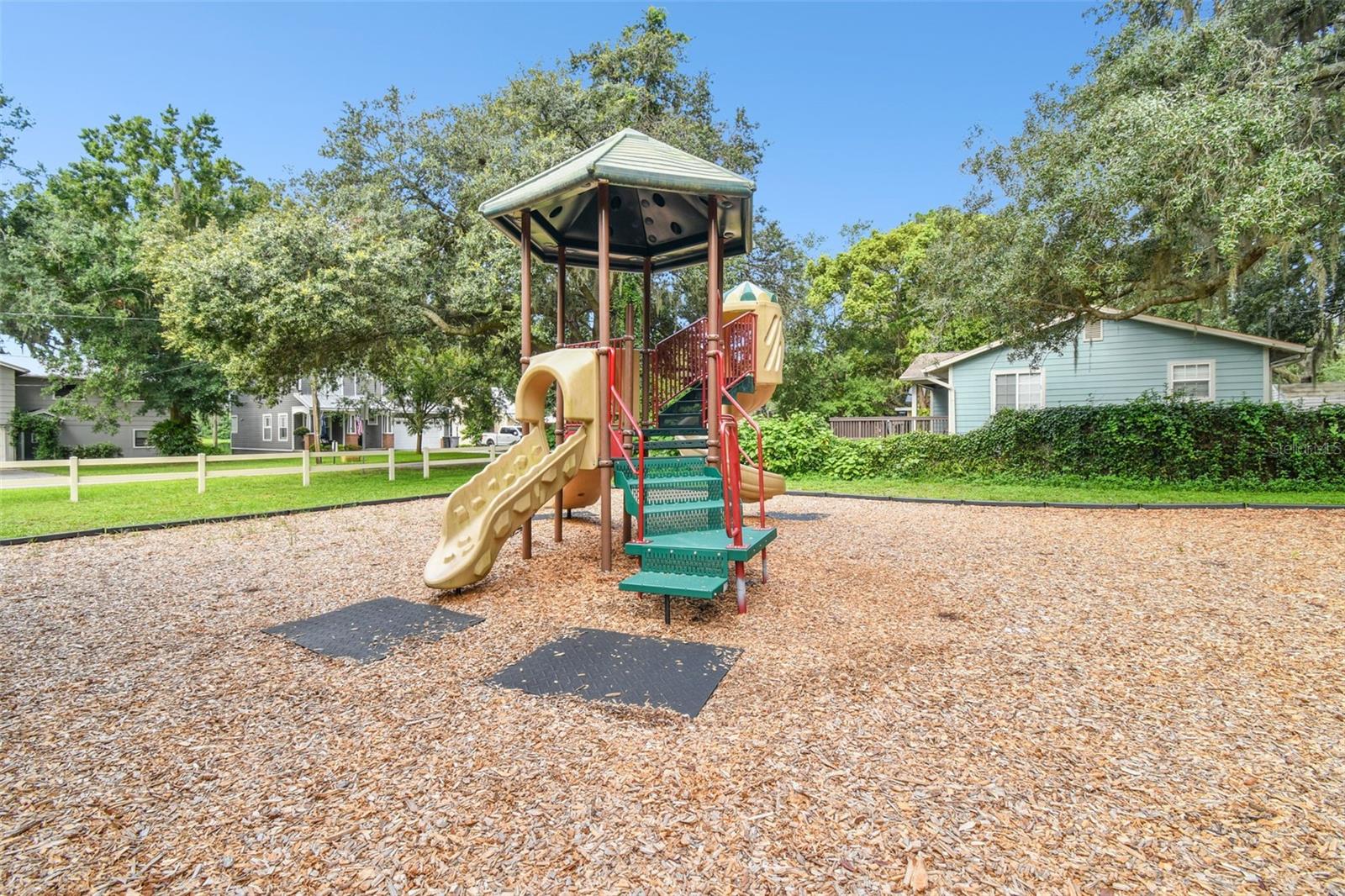 HOLIDAY CLUB - Residential