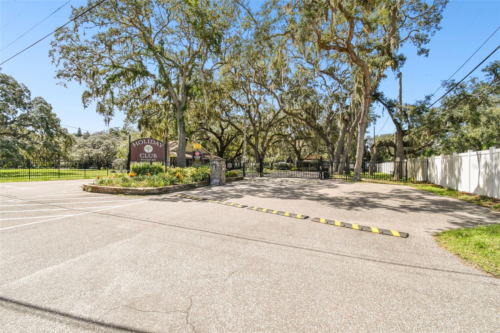 HOLIDAY CLUB - Residential