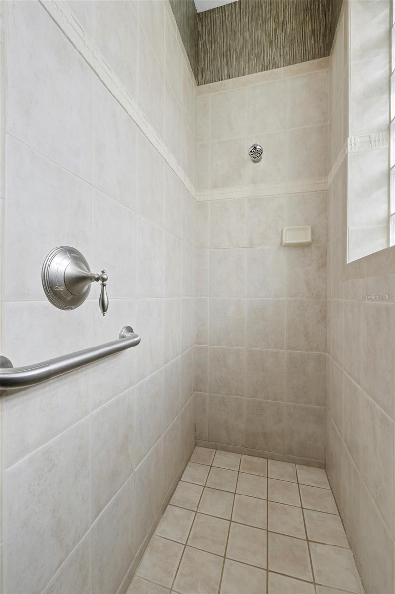 COUNTRY CLUB VILLAGE PH 02 - Residential