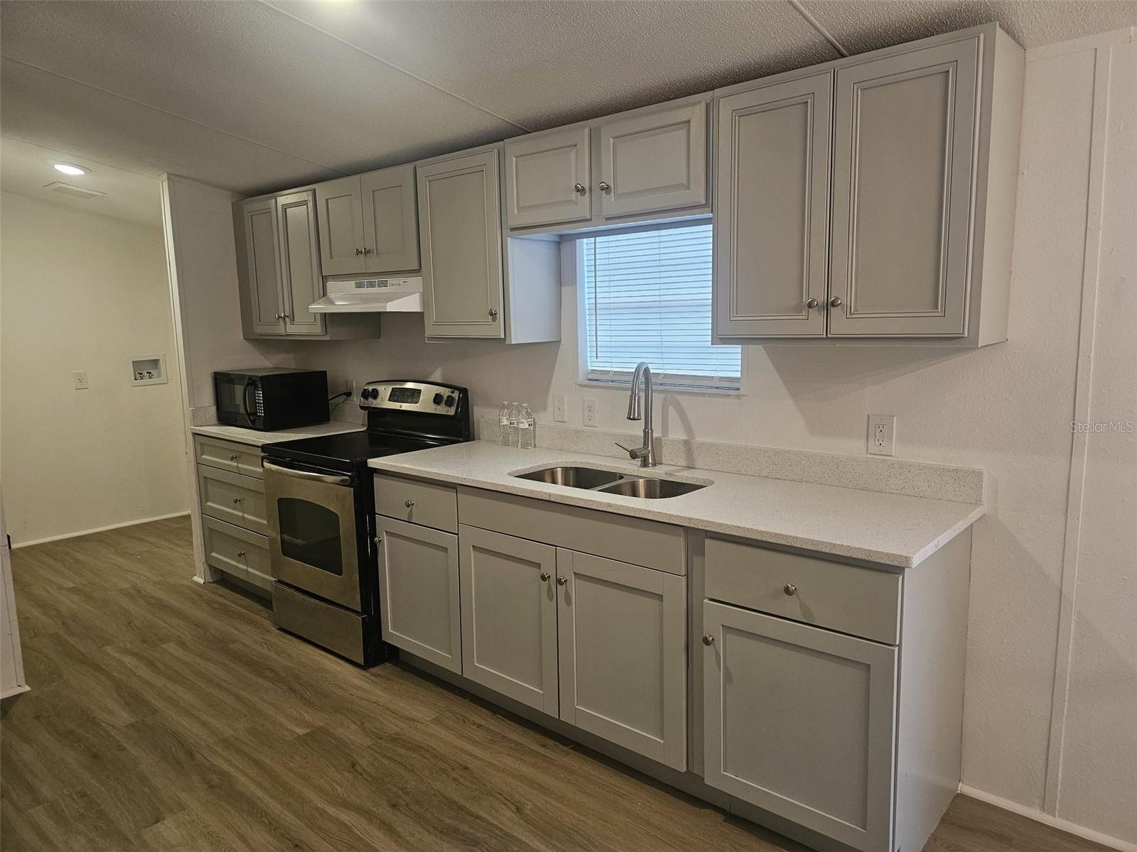 PLEASANT MANOR - Residential