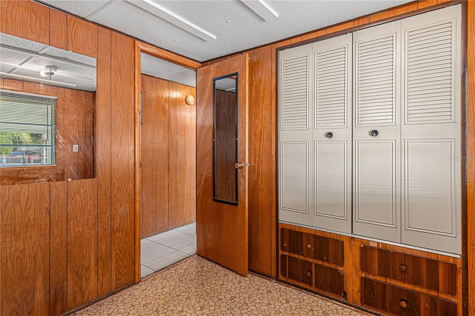 TROPICAL MOBILE HOME VILLAGE - Residential