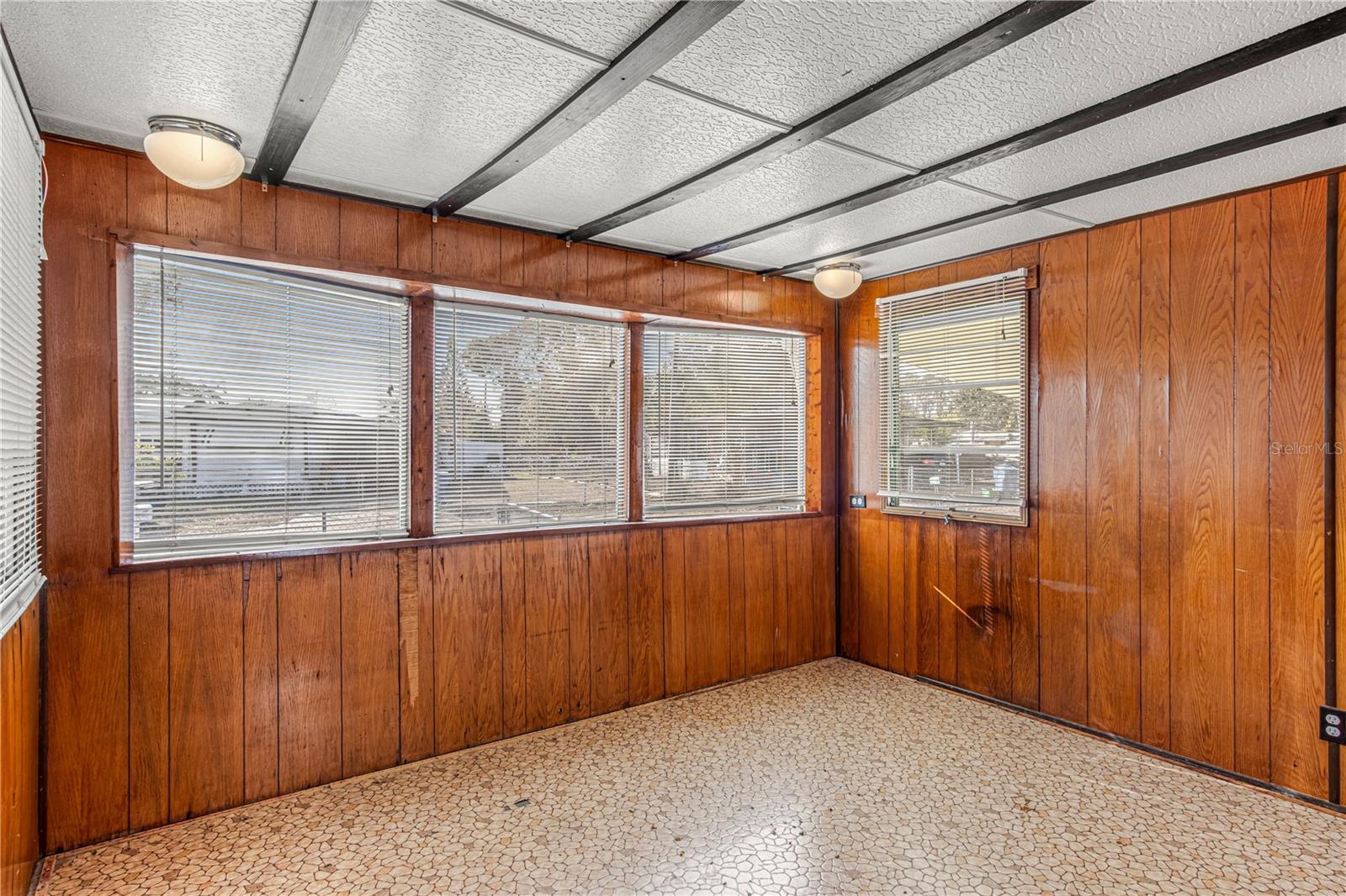 TROPICAL MOBILE HOME VILLAGE - Residential