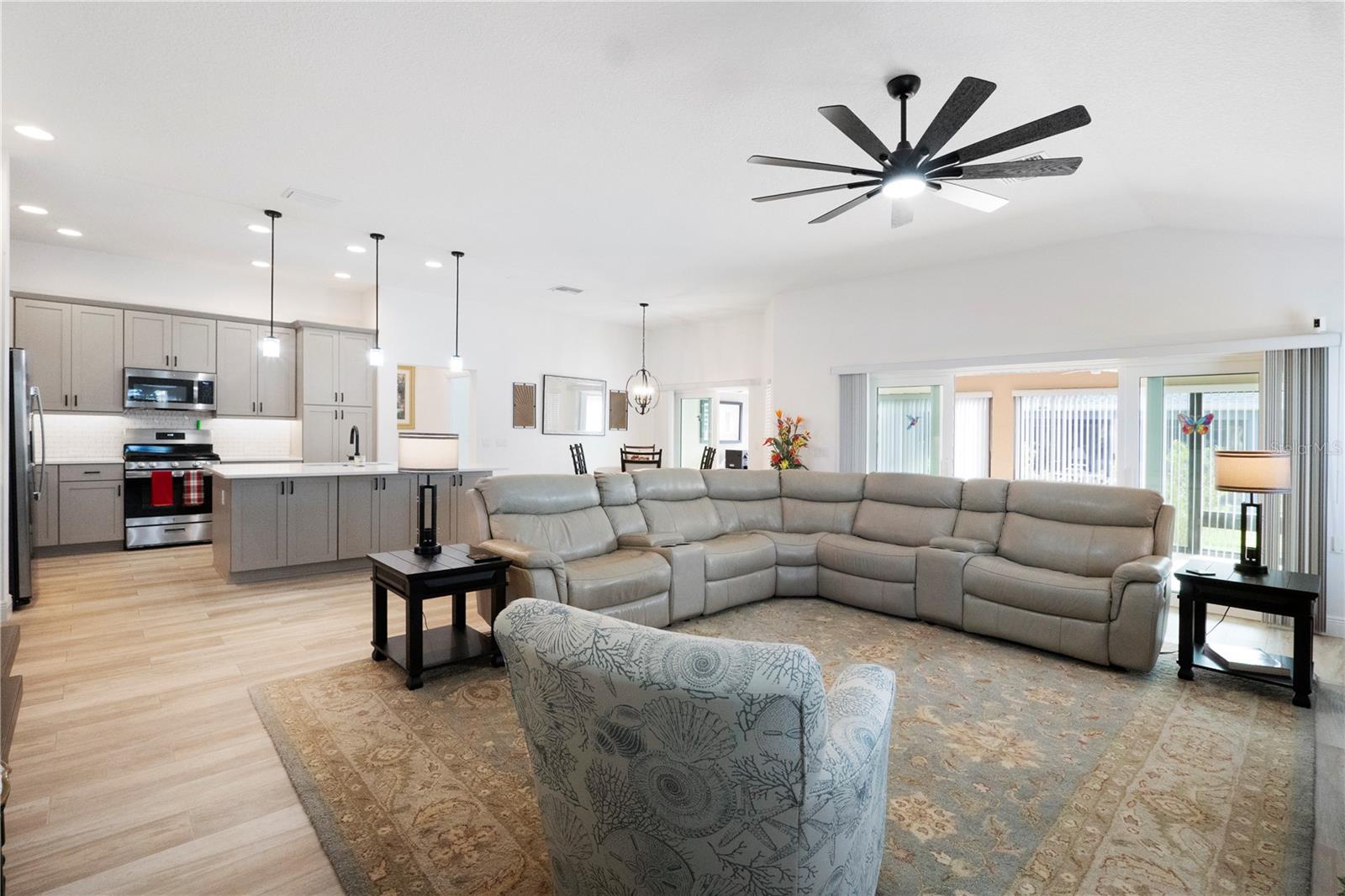 VILLAGES/SOUTHERN OAKS UN #99 - Residential