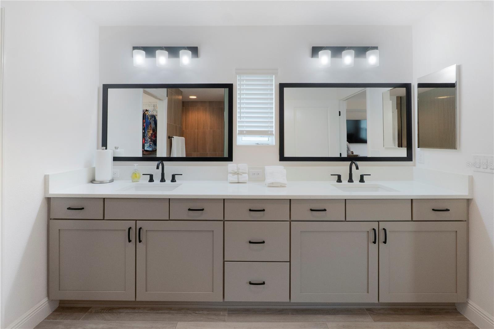 VILLAGES/SOUTHERN OAKS UN #99 - Residential