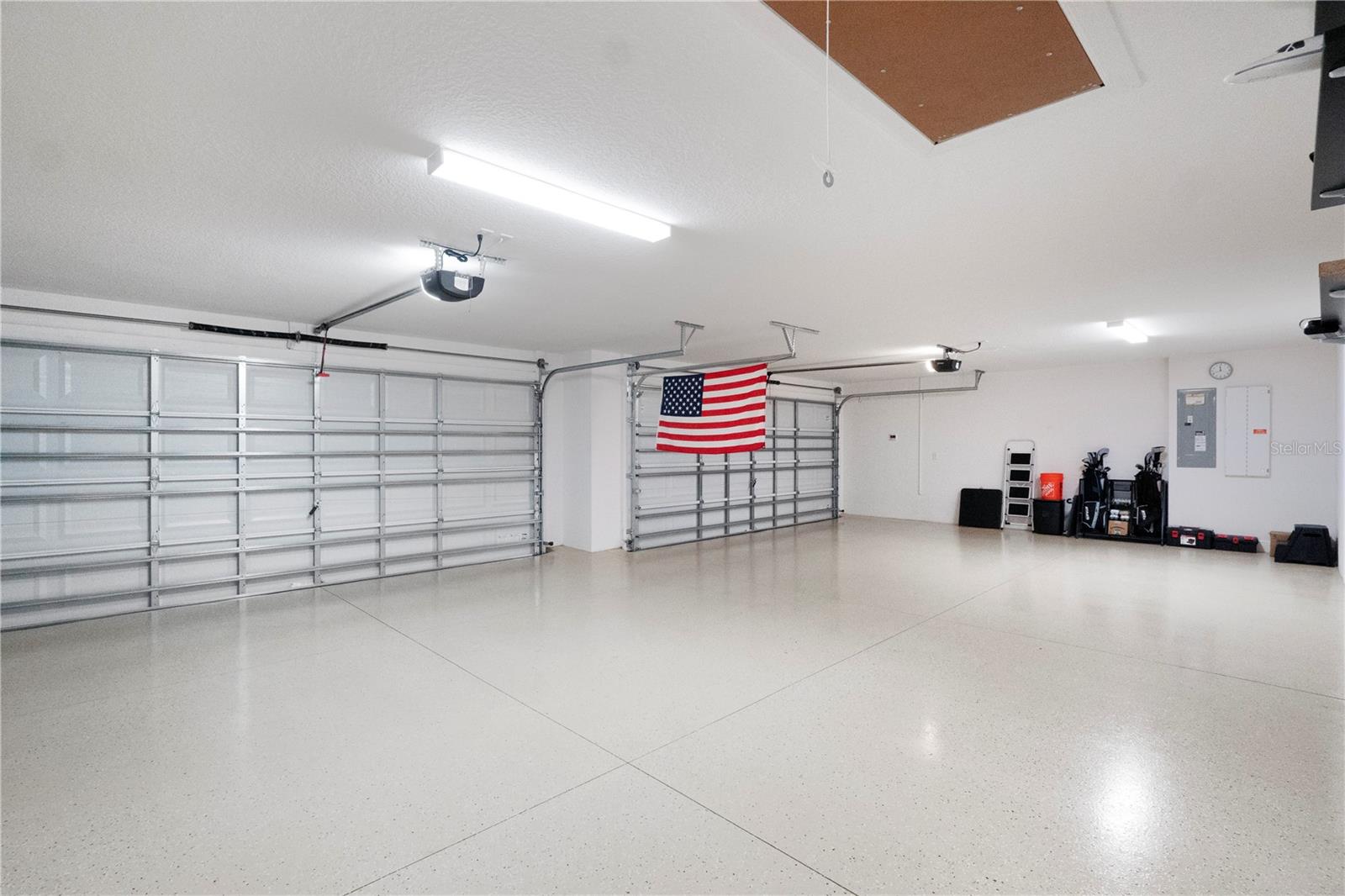 VILLAGES/SOUTHERN OAKS UN #99 - Residential