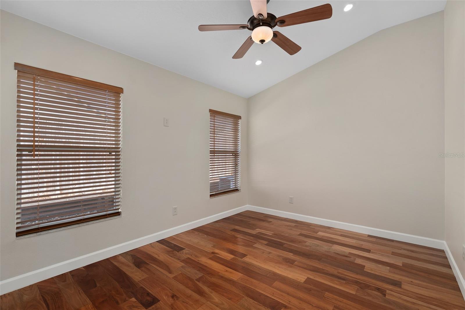 FAIRWAYS AT MT PLYMOUTH PH 03 LT 115 PB 04 - Residential