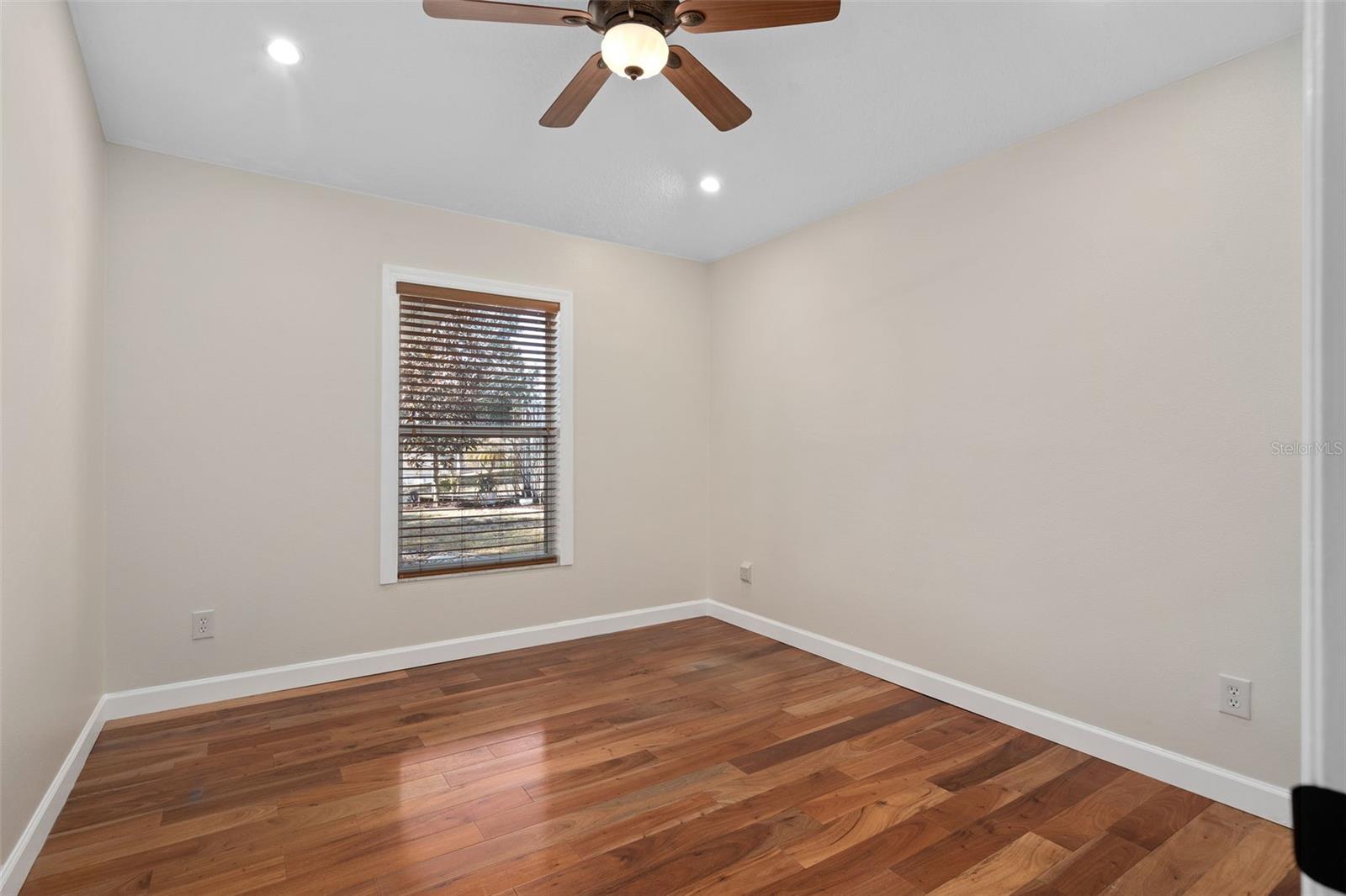 FAIRWAYS AT MT PLYMOUTH PH 03 LT 115 PB 04 - Residential