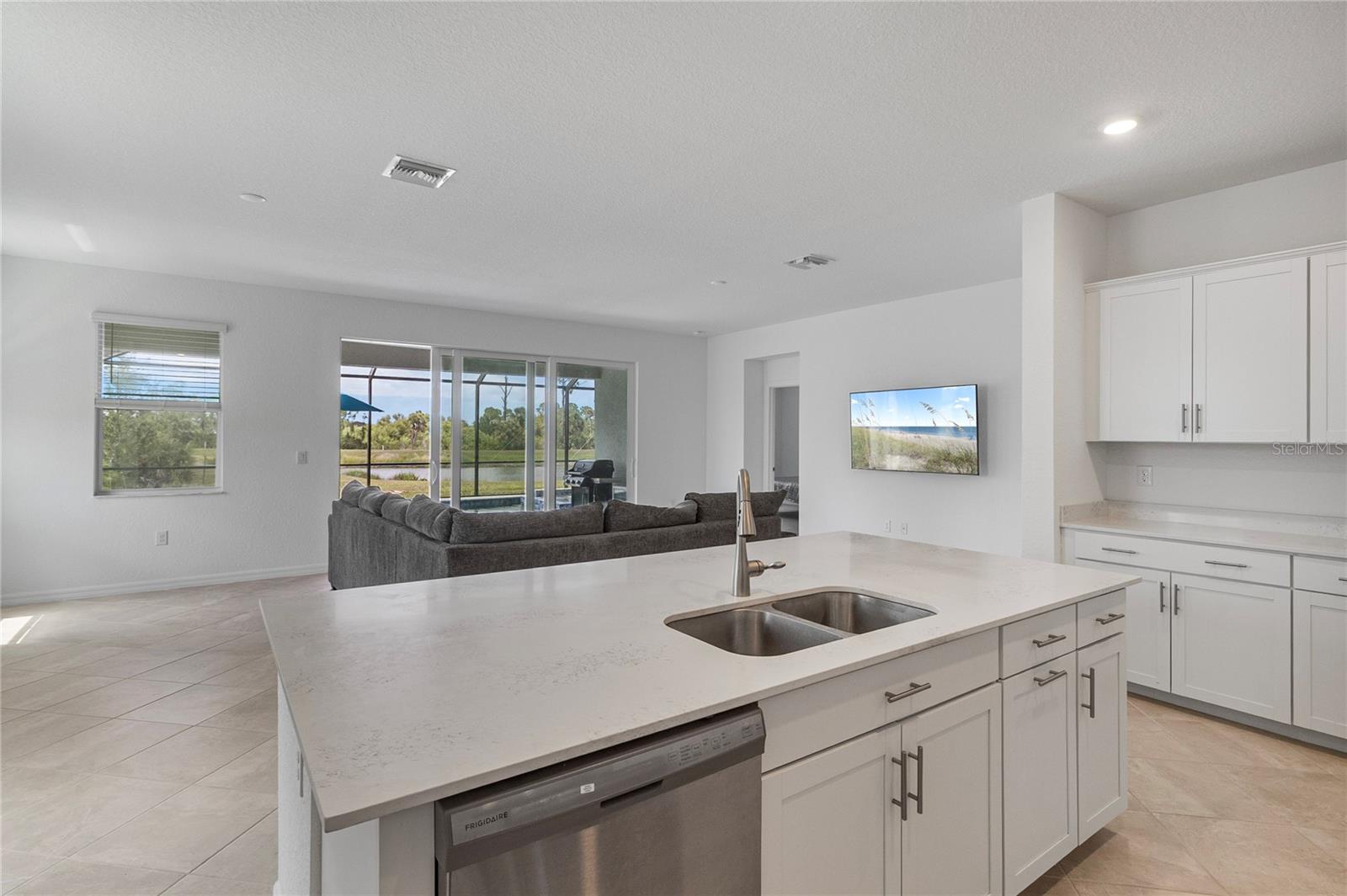 ANTIGUA/WELLEN PARK - Residential