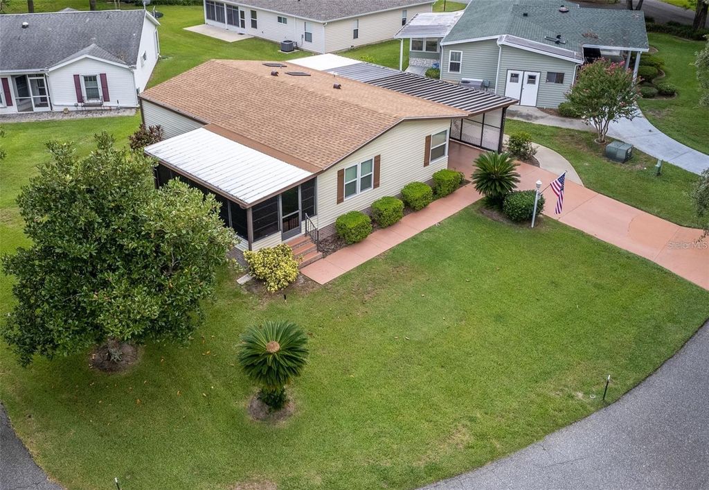 Photo of 25527 Belle Helene, Leesburg, FL 34748 (MLS # G5106620)