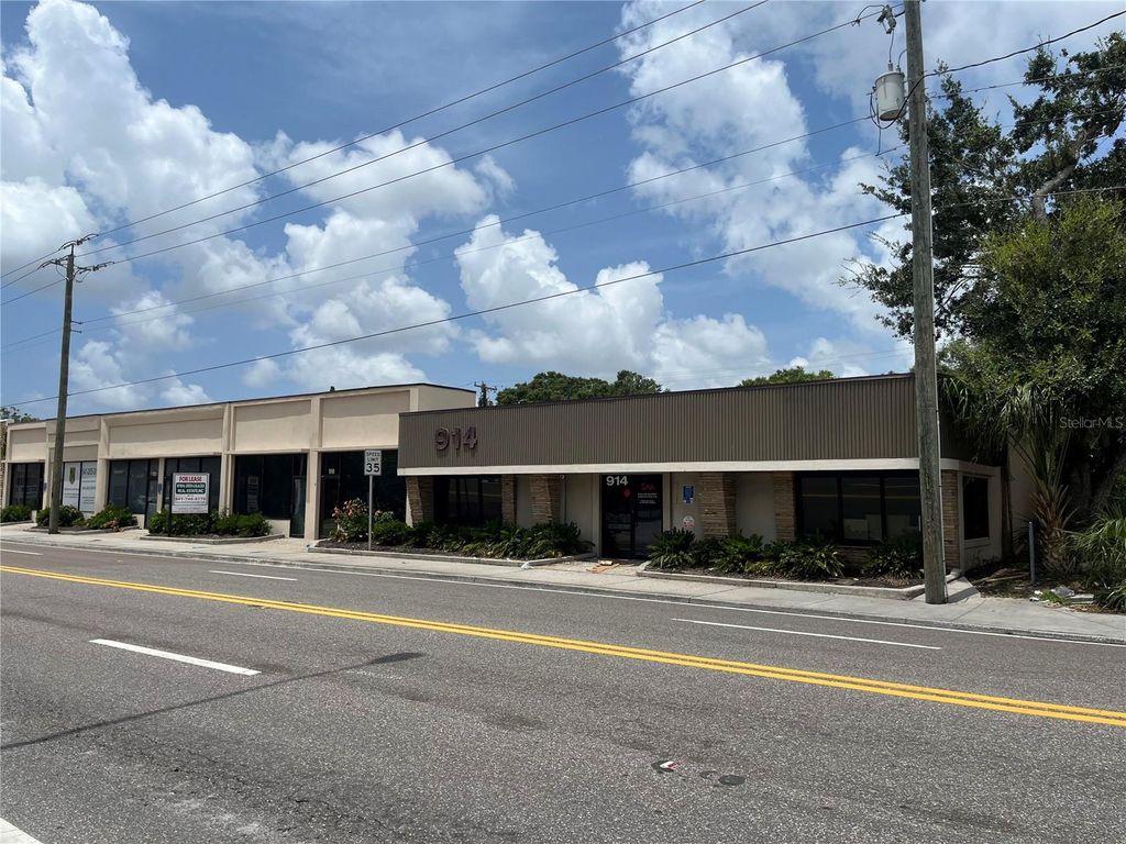 Photo of 918 14th Street, Bradenton, FL 34205 (MLS # A4674006)