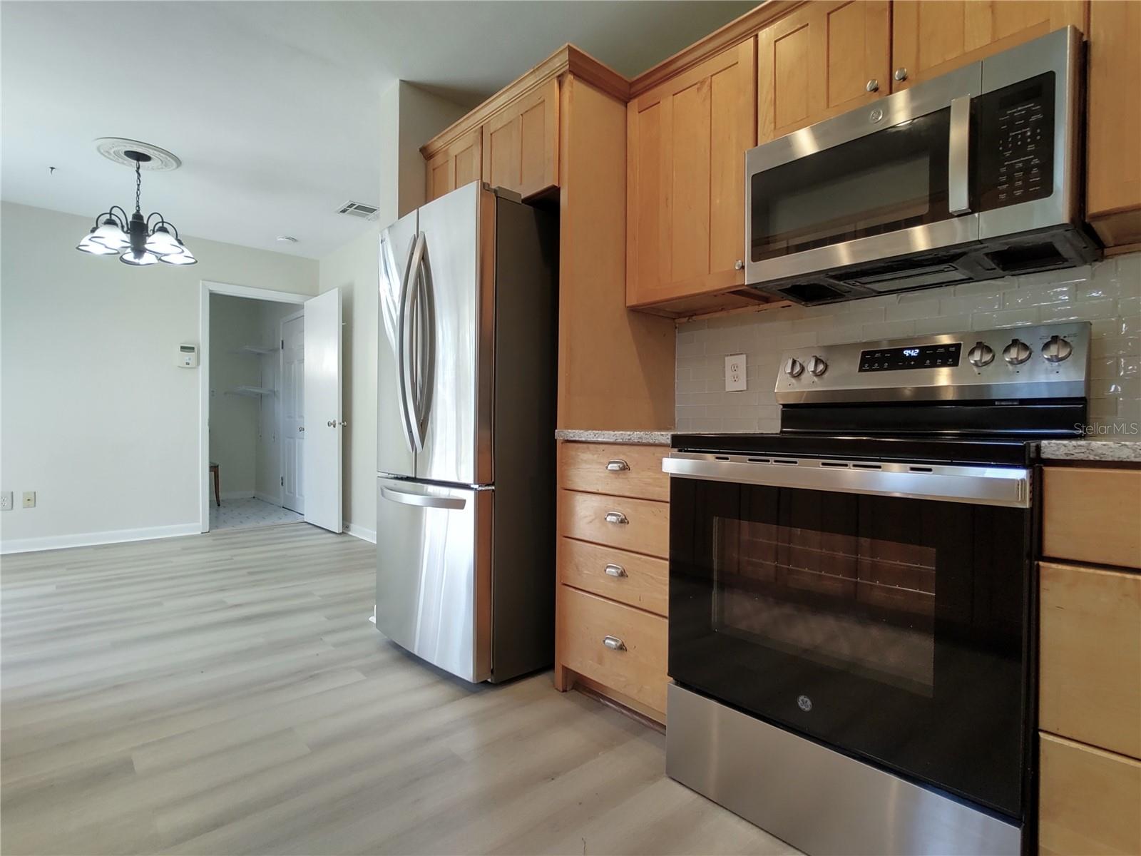 OAKLAND ESTATES 2ND SEC - Residential Lease