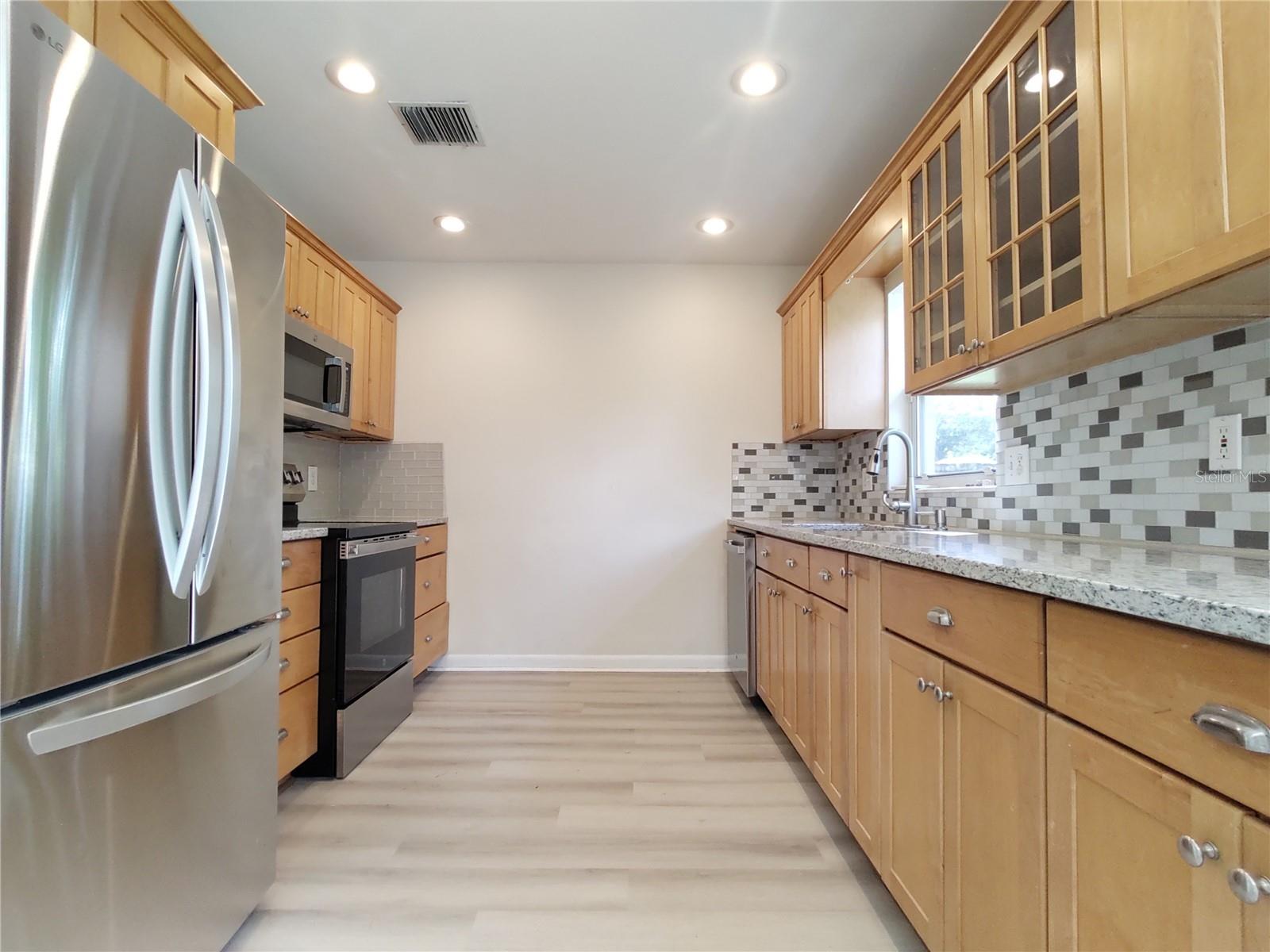 OAKLAND ESTATES 2ND SEC - Residential Lease