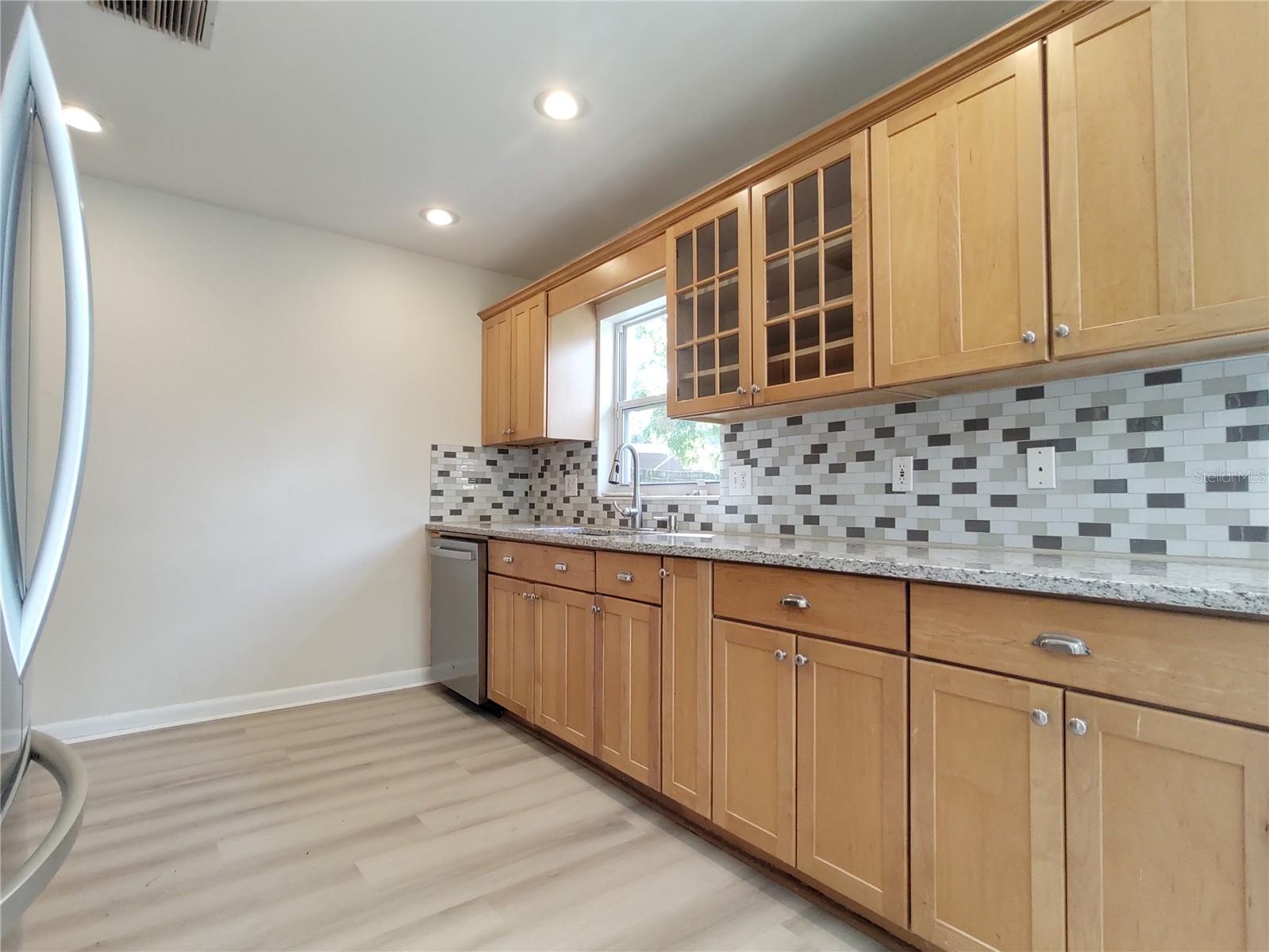 OAKLAND ESTATES 2ND SEC - Residential Lease