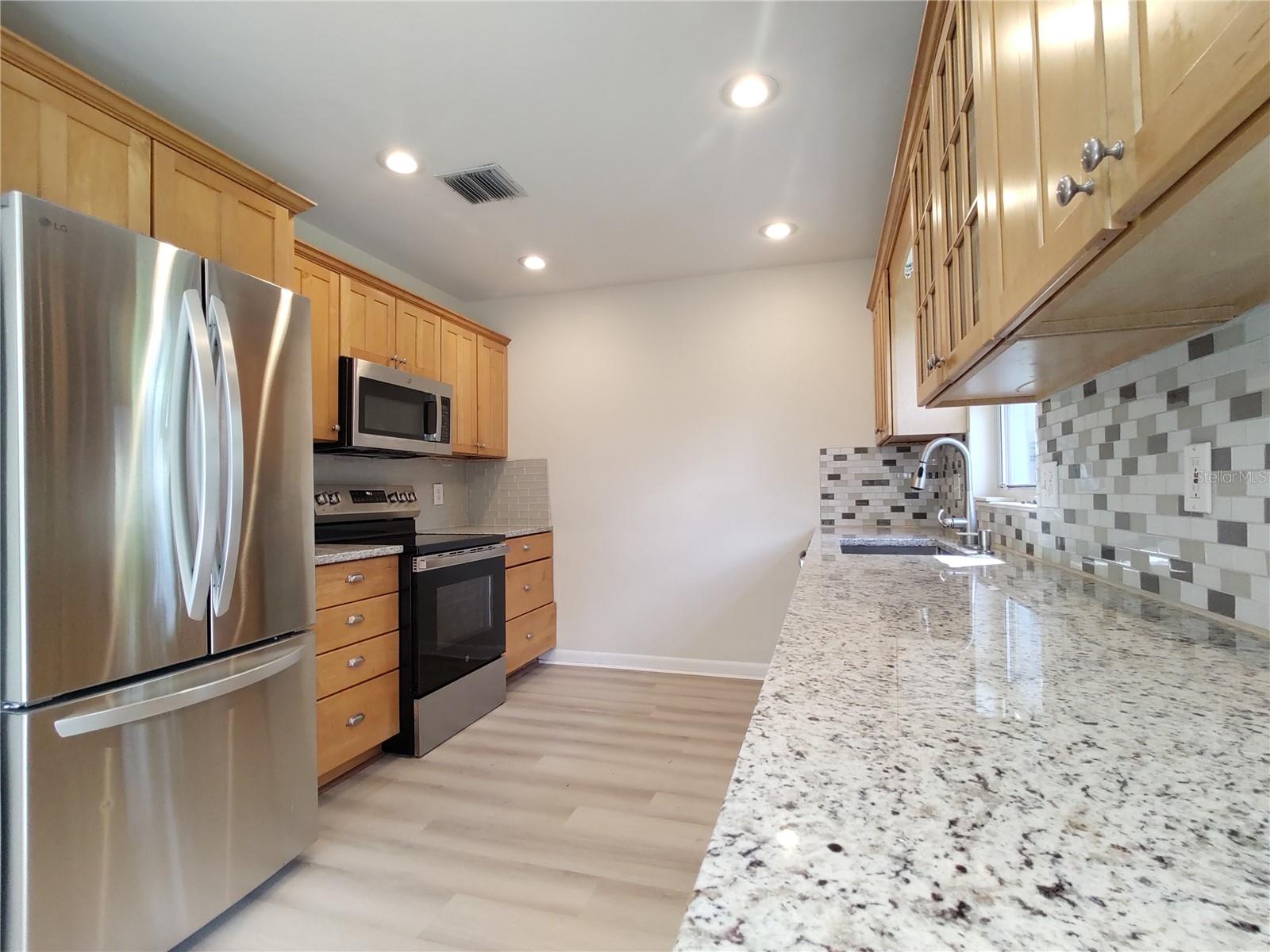 OAKLAND ESTATES 2ND SEC - Residential Lease