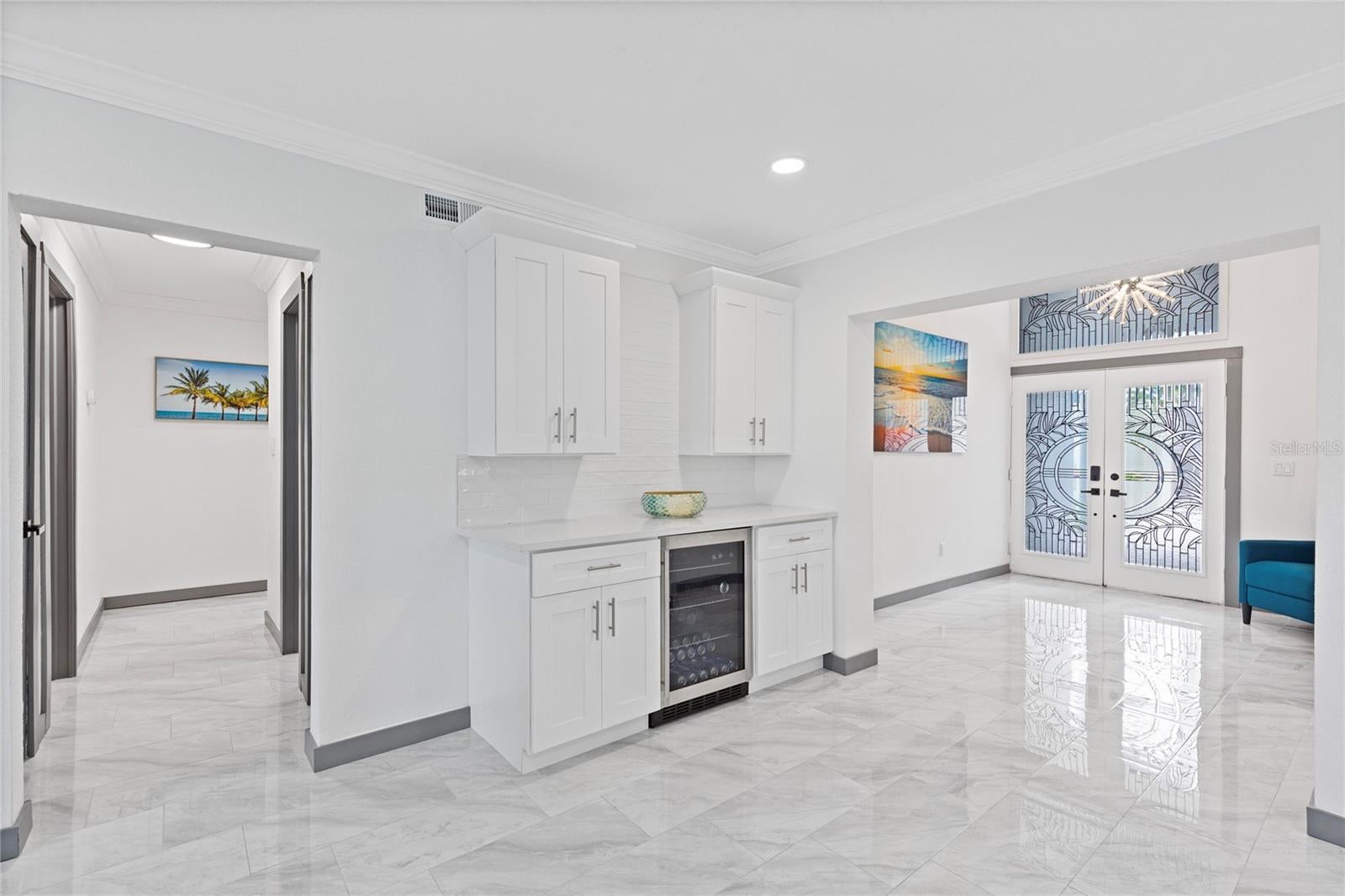 166 BAYSIDE DRIVE