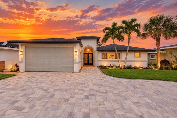 166 BAYSIDE DR, CLEARWATER BEACH, FL 33767 - Image e7238de8c77d6f1830bfa7d267f7dd1c/3975855