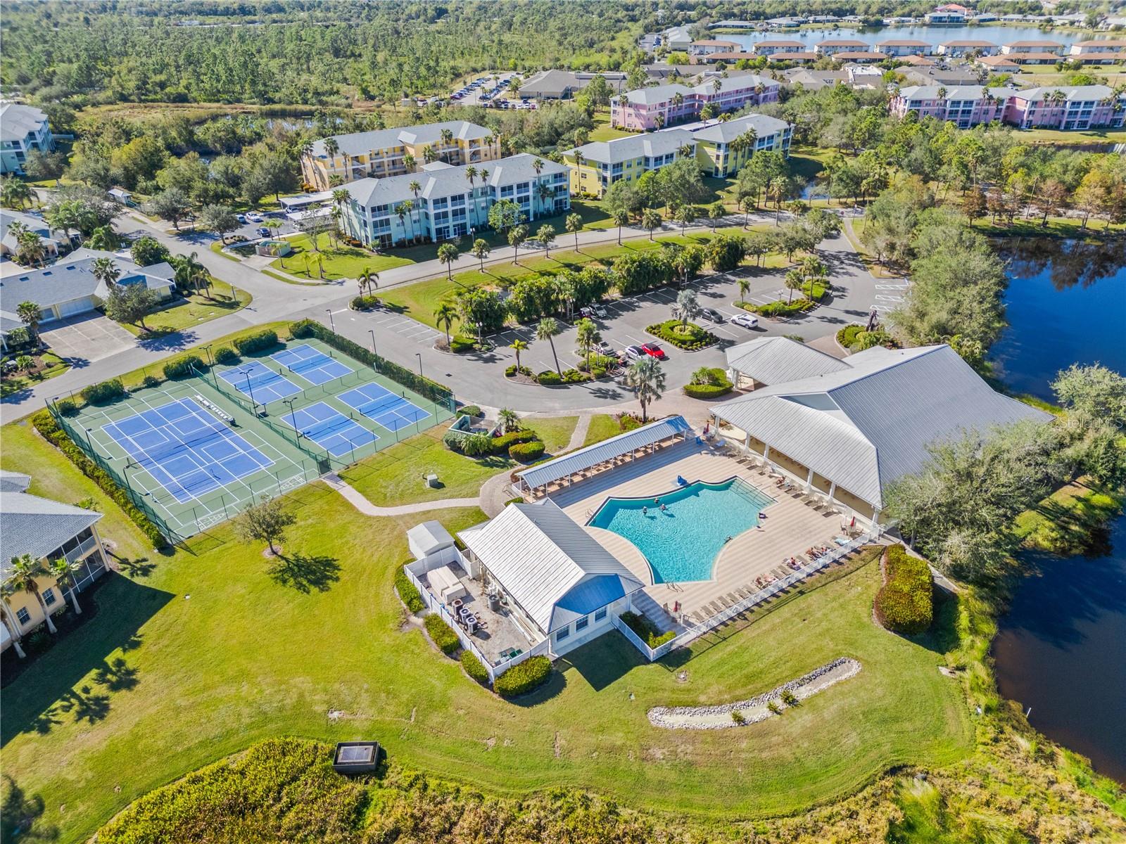 LAKE FRONT VLS/HERITAGE LAKE PARK - Residential