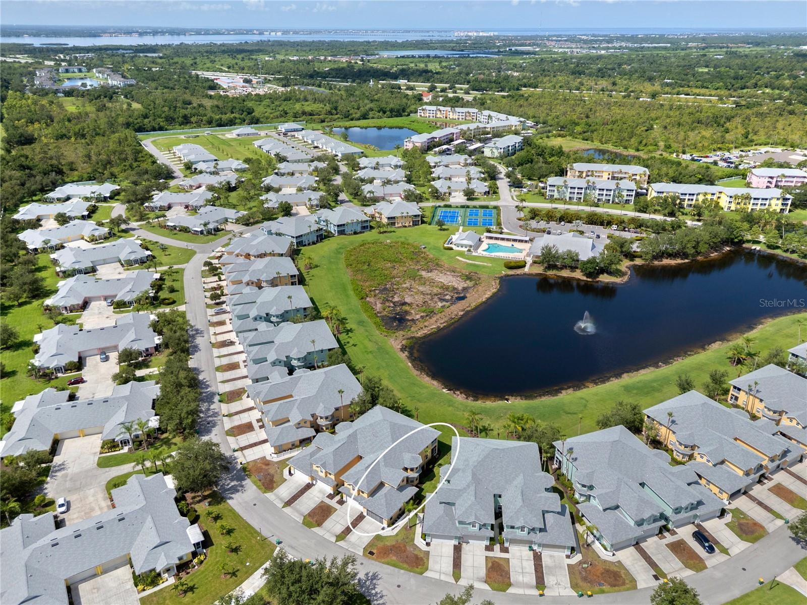 LAKE FRONT VLS/HERITAGE LAKE PARK - Residential