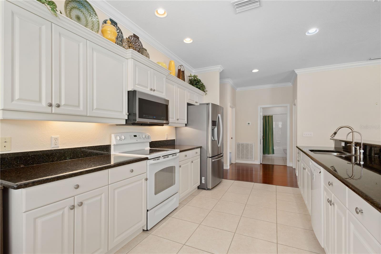 LAKE FRONT VLS/HERITAGE LAKE PARK - Residential