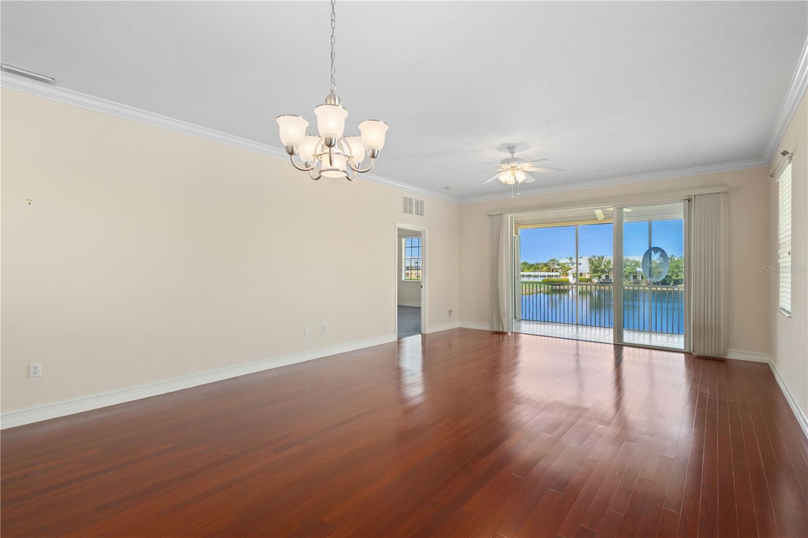 LAKE FRONT VLS/HERITAGE LAKE PARK - Residential