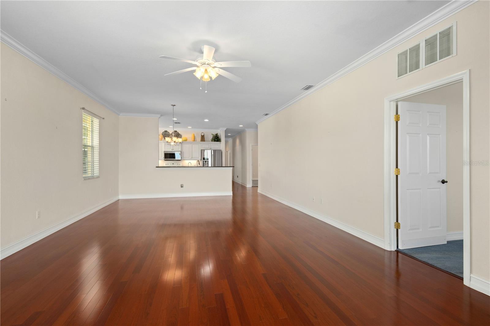 LAKE FRONT VLS/HERITAGE LAKE PARK - Residential