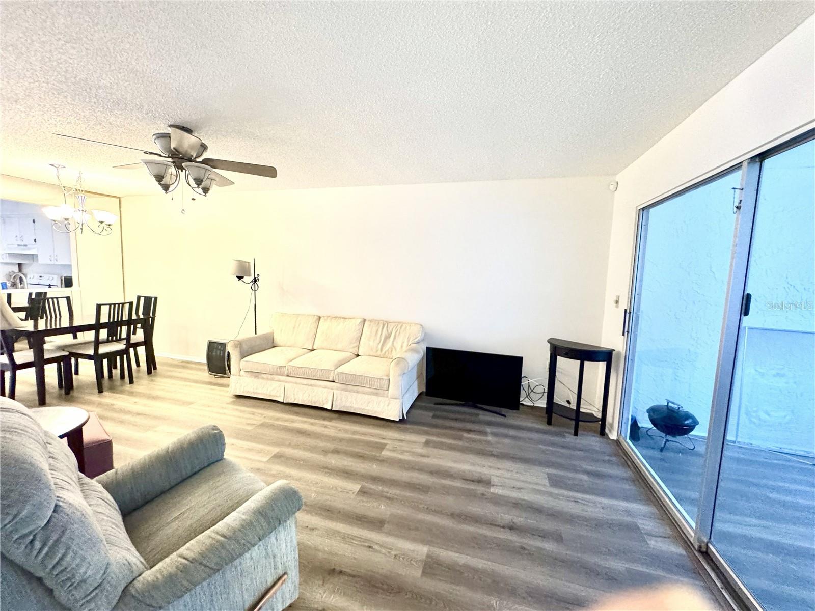 DEERWOOD GARDENS UNIT ONE - Residential Lease